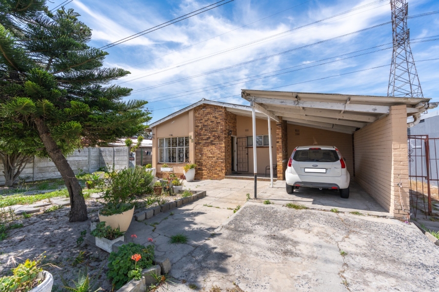 3 Bedroom Property for Sale in Gatesville Western Cape